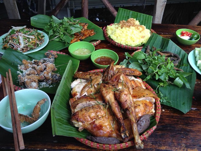 Không những phục vụ hải sản tươi ngon các món gà tại Quán Ngọc Sương cũng được đánh giá là rất chất lượng Không những phục vụ hải sản tươi ngon các món gà tại Quán Ngọc Sương cũng được đánh giá là rất chất lượng