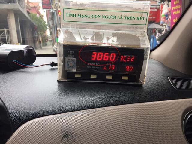 Kiểm tra đồng hồ km trên xe khi đi Hà Nội - Bắc Kạn